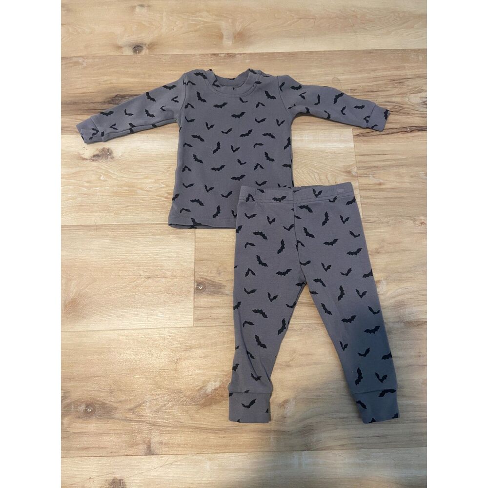 Tullabee BATS Grey 2 Piece Pajama set 6-12 months Cotton Infant BAT PRINT